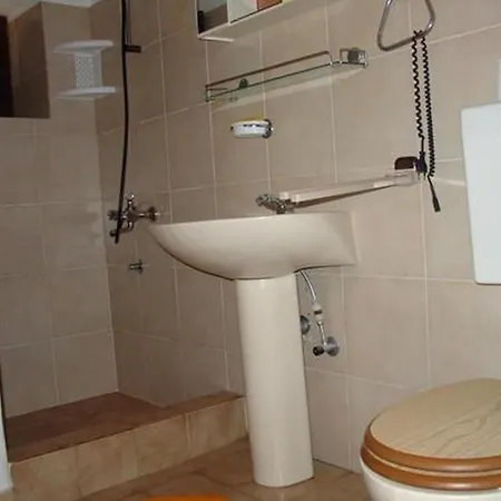 Pensión Holiday Lumanera Štivan